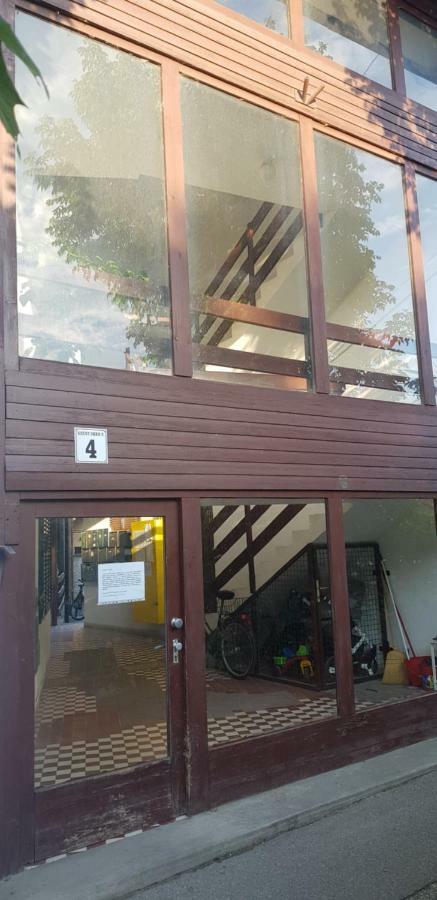 Lotti Apartman Kiskunhalas Exterior foto